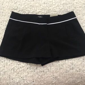 Brand new Tuxedo short